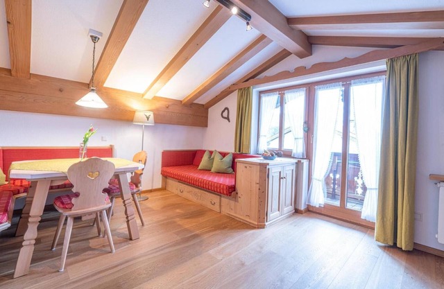Apartment '4' with Mountain View, Balcony and Wi-Fi