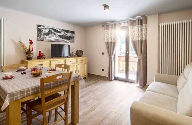 Ferienwohnung '4061 Maison Gerard - Roccia Viva' mit Bergblick, Gemeinschaftsgarten und WLAN