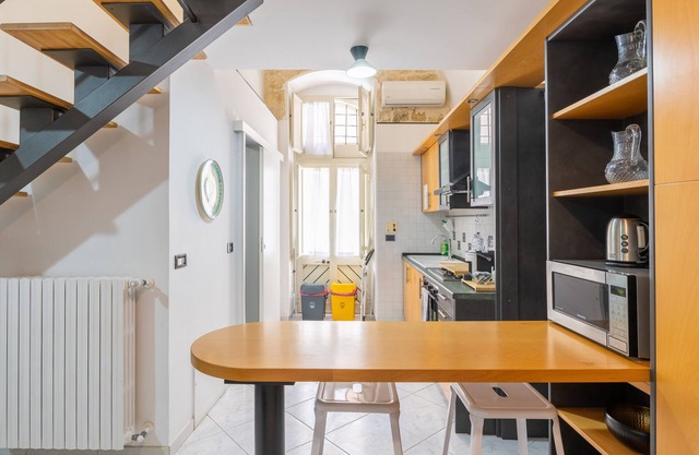 Apartment '4Bro' with Balcony, Wi-Fi and Air Conditioning