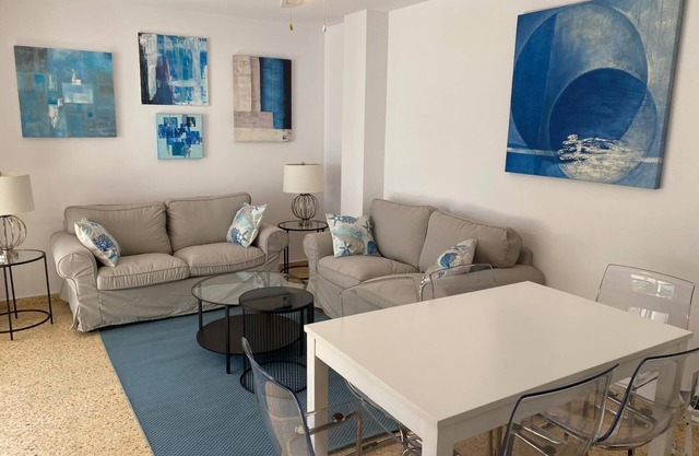 Apartamento '50m Playa - Zona Voramar' con Terraza Privada, Jardín Privado y Wi-Fi