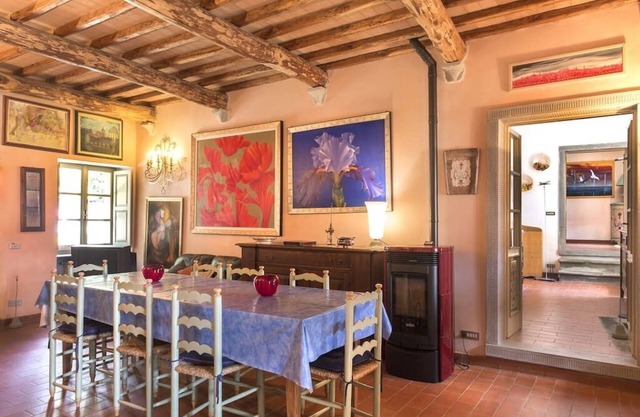 Wohnung mit Pool in den Hügeln von Pontremoli gelegen