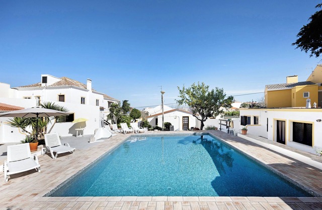 Ferienwohnung "A Cerca - E" mit gemeinschaftlich genutztem Pool, Garten und WLAN