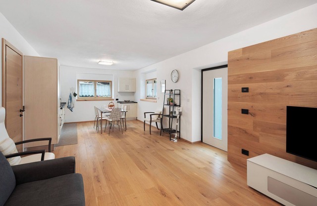 Ferienwohnung 'Appartamento Rododendro' mit Bergblick, privater Terrasse und Wi-Fi
