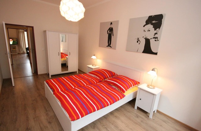 GANZ NEUES APPARTMENTSHAUS 50M FUSSGÄNGERZONE 20 KUNDENPARKPLAETZE IN HOF GRATIS