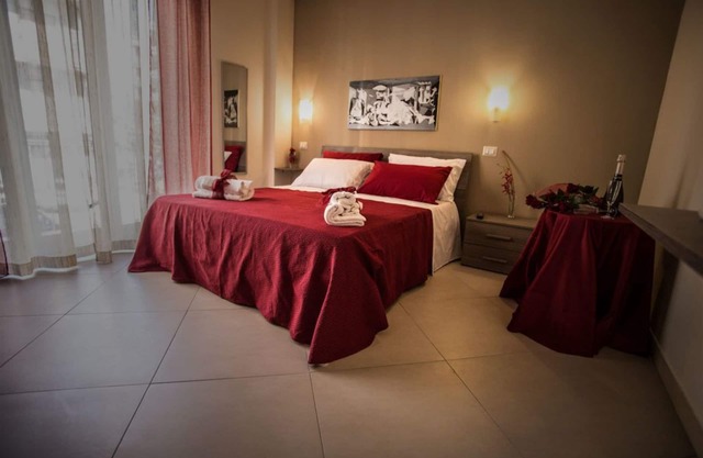 Apartment a stone's throw from the port