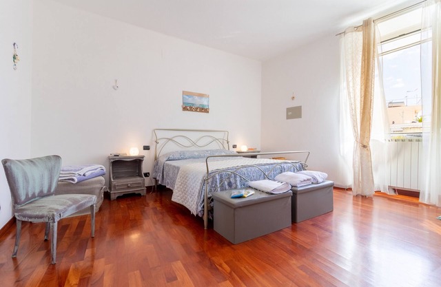 Ferienwohnung 'Acquamarina' mit Meerblick, Balkonen und WLAN