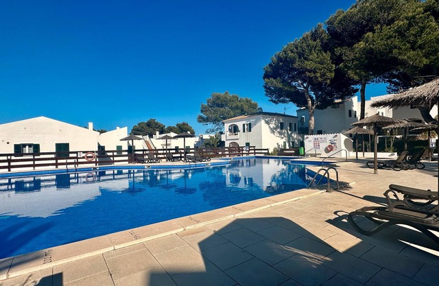 Apartment 'Addaia' mit Bergblick, Gemeinschaftspool und WLAN