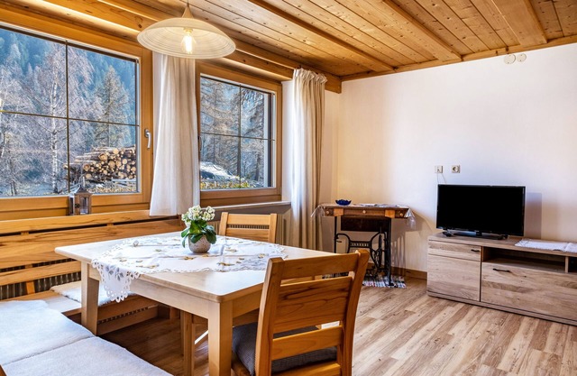 Ferienwohnung 'Adlerhorst Amsel' mit Terrasse, Gemeinschaftsgarten und WLAN
