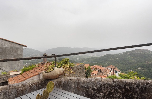 Apartment 'Al Castello - Appartamento 1' with Private Terrace