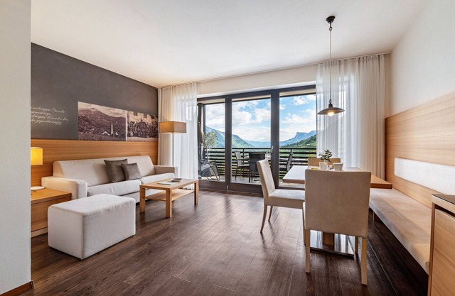 Ferienwohnung 'Alagundis Aurum' mit Bergblick, Gemeinschaftspool und WLAN