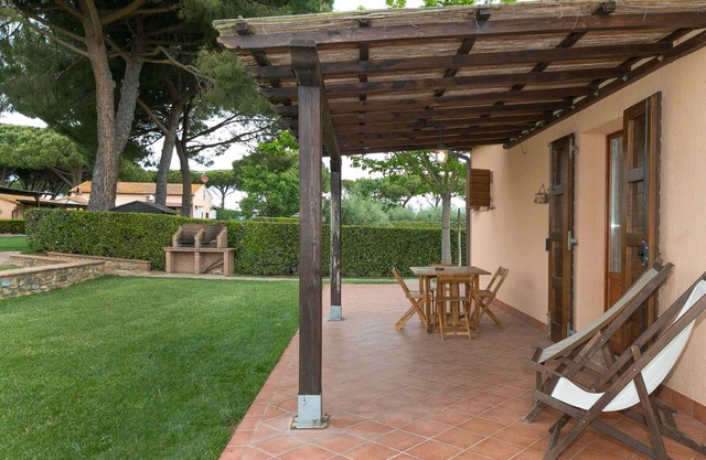 Apartment 'Albatro' with Shared Pool, Wi-Fi and Air Conditioning