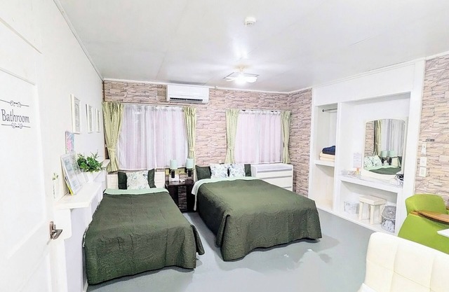Apartment along Park Avenue Westernstyle twin room Fresh American accommodates up to 3 adults / Okinawa Okinawa
