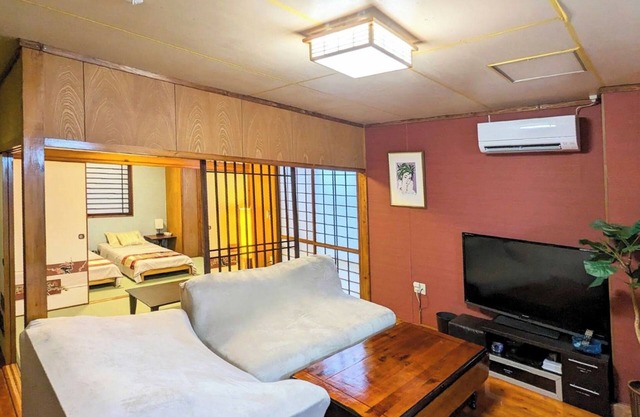 Apartment along Park Avenue 2LDK private room Okinawan accommodates up to 5 adults / Okinawa Okinawa