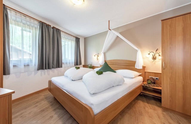 Ferienwohnung "AlpenChalet Niederkofler Arabella" mit Bergblick, Sauna & Garten