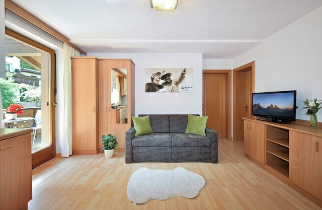 Ferienwohnung "AlpenChalet Niederkofler Isabella" mit Bergblick, Sauna & Garten