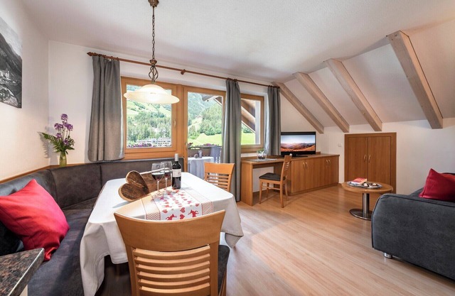 Ferienwohnung "AlpenChalet Niederkofler" Vera mit Bergblick, Sauna & Garten