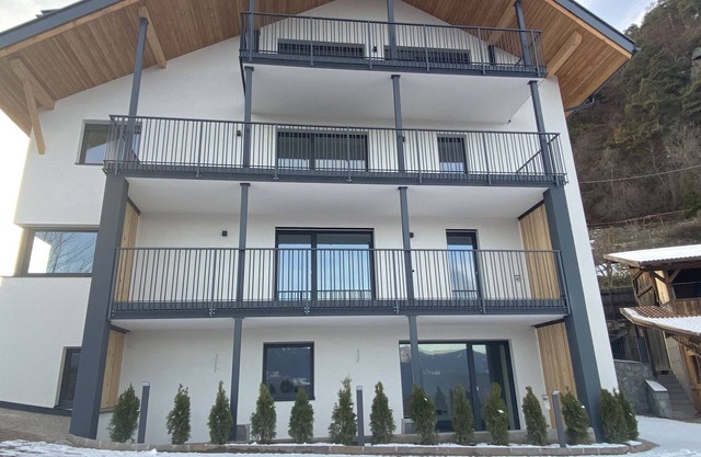 Apartment "Alpenglow Aura" with Mountain View, Private Terrace & Wi-Fi
