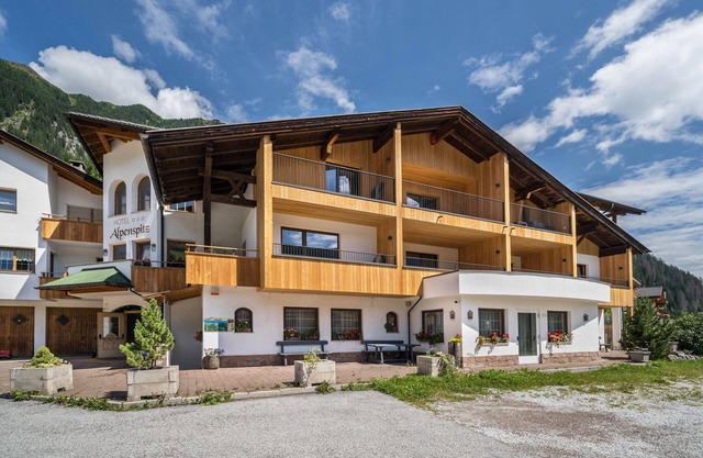 Apartment 'Alpenspitz Hocheck' with Mountain View, Shared Garden & Wi-Fi
