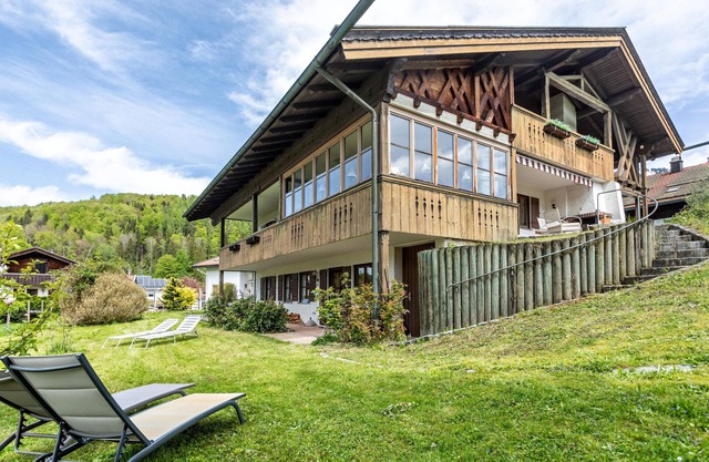 Ferienwohnung "An den Bergen" mit Bergblick, privater Terrasse und WLAN