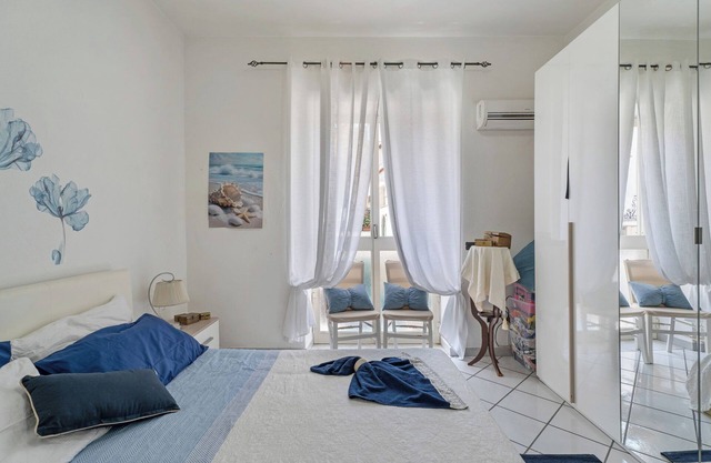 Ferienwohnung 'Angie' mit Balkon, Wi-Fi und Klimaanlage
