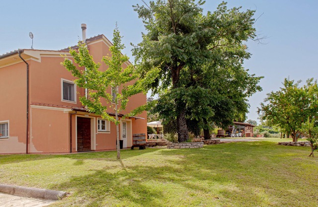 Ferienwohnung "Antica Fattoria Borghesi" mit Pool, Garten und WLAN