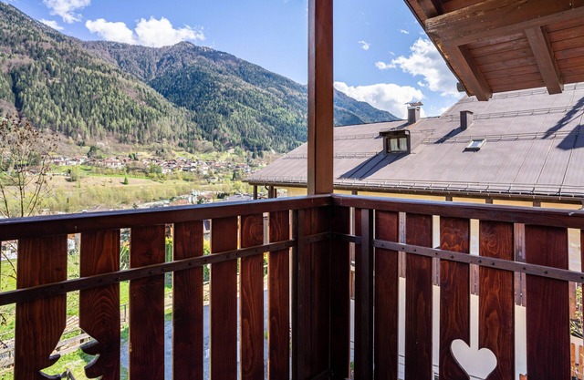 Ferienwohnung "Aparthotel Strembo Alperose" mit Bergblick & Gemeinschaftsgarten