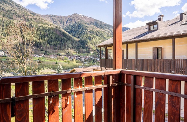 Ferienwohnung "Aparthotel Strembo Casinei" mit Bergblick & Gemeinschaftsgarten