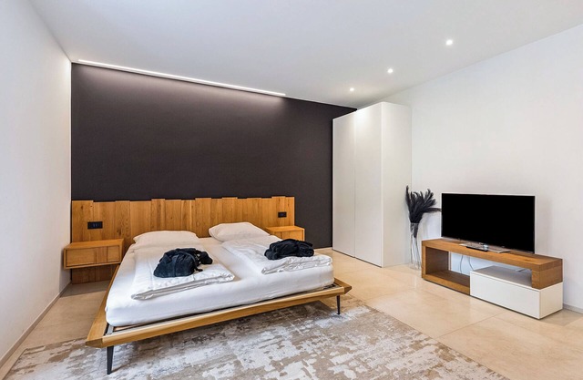 Ferienwohnung '204 Palazzo Cavour' mit Bergblick, WLAN und Klimaanlage