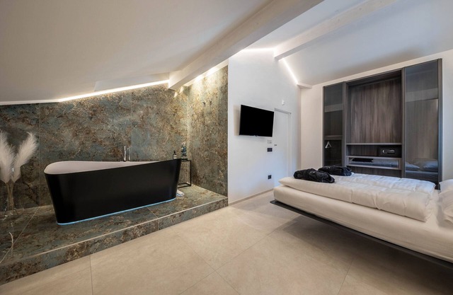 Ferienwohnung 'App 302 Palazzo Cavour' mit Bergblick und WLAN