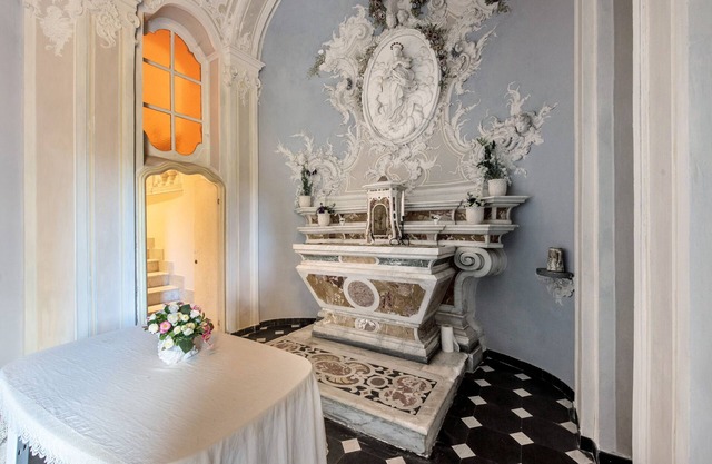 Apartment 'Appartamento In Villa Rosenda' with Private Terrace and Air Conditioning