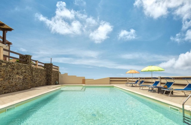 Ferienwohnung "Appart 1 Quadrupla Vista Mare" mit Meerblick, Pool, WLAN, Garten und Terrasse