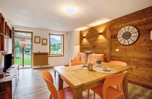 Ferienwohnung 'Appartamento 2' mit Bergblick, Privatem Garten und WLAN