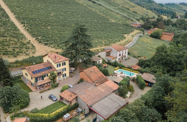 Apartment 'Appartamento - Azienda Oddone Prati' mit privatem Pool, Gemeinschaftsgarten und WLAN