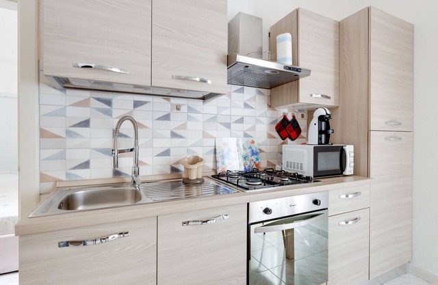 Apartment 'Appartamento B' with Balcony, Wi-Fi and Air Conditioning