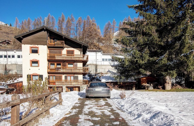 Apartment 'Appartamento Grivola Cogne' with Mountain View and Private Garden