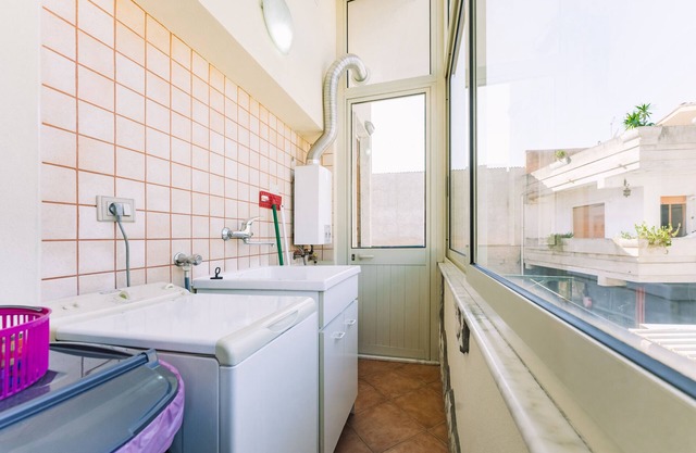 Apartment 'Appartamento Schardana' with Balcony, Wi-Fi and Air Conditioning
