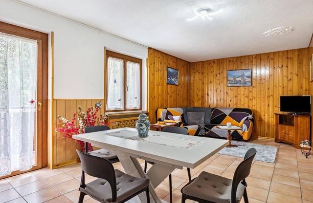 Ferienwohnung 'Appartamento Vioz' mit Bergblick und Balkon