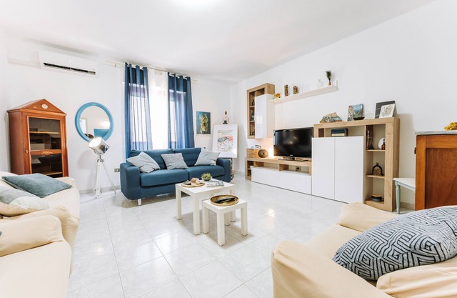 Ferienwohnung 'Artemisia Haus Vastema' mit privater Terrasse, Balkon und Klimaanlage