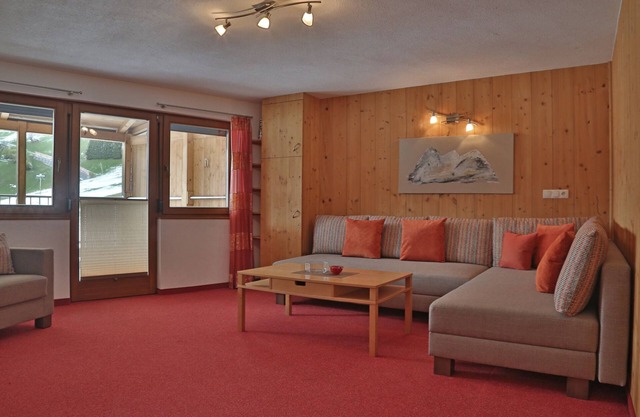 Gemütliches Apartment mit Panoramablick und kleiner Terrasse