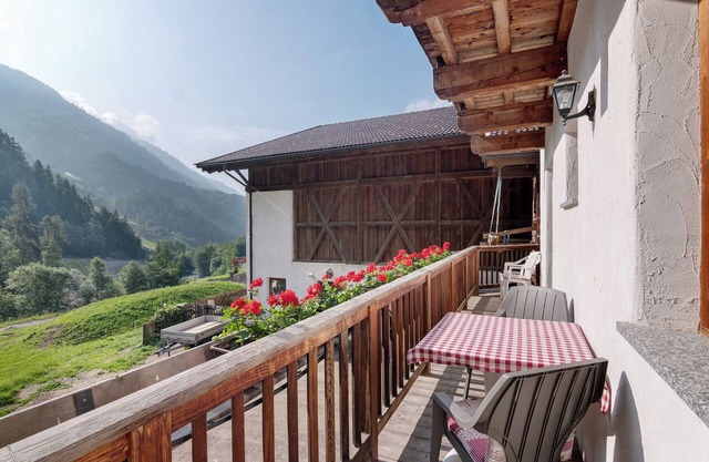 Ferienwohnung 'Ausser Brugghof Heidi' mit Bergblick, Gemeinschaftsgarten und WLAN