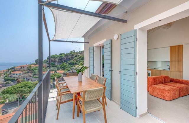 Apartment 'Azzurrina' with Sea View, Wi-Fi and Air Conditioning
