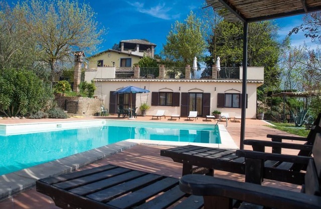 Familienfr. Agriturismo mit Pool und atemberaubender Aussicht auf die Sabina