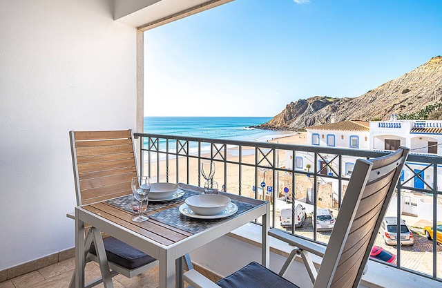 Ferienwohnung 'Beach Apt 1' mit Meerblick, Wi-Fi und Klimaanlage