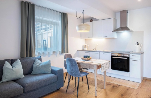 Ferienwohnung 'Beckenbinder Rosengarten' mit Garten, WLAN & Bergblick