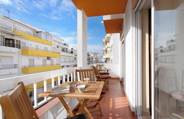 Ferienwohnung "Beija Flor" mit Privatem Balkon, WLAN und Klimaanlage