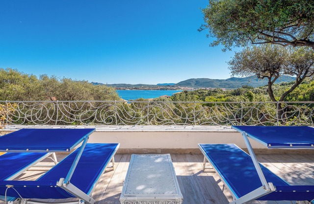 Ferienwohnung 'Bella Vista Marinella 2' mit Meerblick, Terrasse, Klimaanlage und WLAN