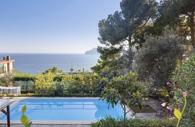 Apartment 'Belvedere Su Spotorno' with Sea View, Shared Pool and Private Terrace
