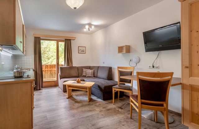 Apartment 'Bergkamerad 2' mit Bergblick, Gemeinschaftsterrasse und WLAN