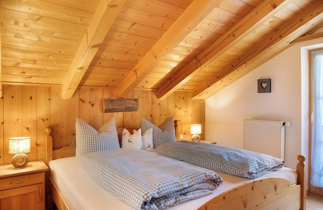Ferienwohnung 'Bergkristall' mit Bergblick, Balkon und Wi-Fi