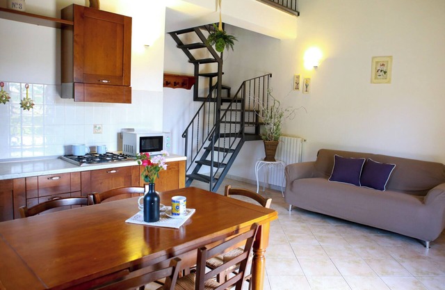 Apartment 'Biancospino' with Shared Pool, Wi-Fi and Air Conditioning